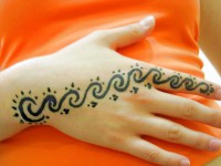 /album/ge%c3%a7ici-dovme/gecici-dovme-zararli-mi-jpg/